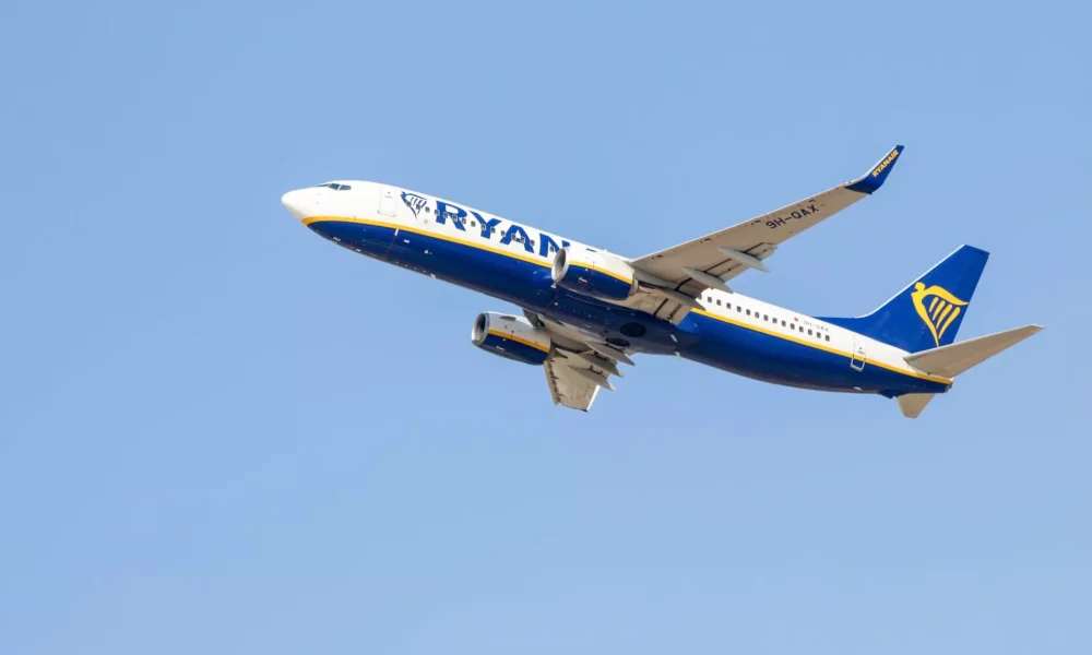 Ryanair facture 90€ pour 2 pâtisseries à des passagers